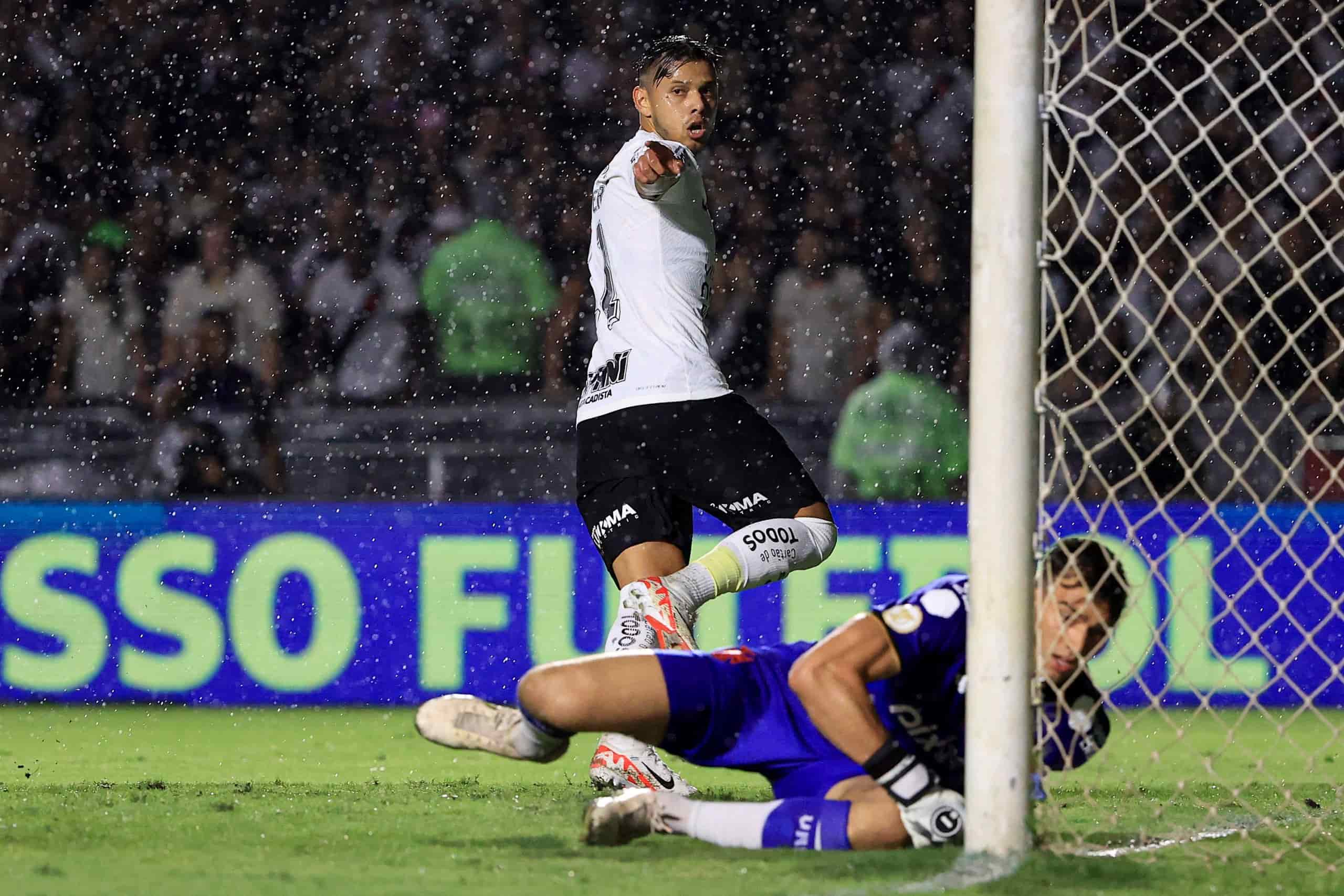 Jogo do Corinthians pode ser cancelado após pênalti não marcado a